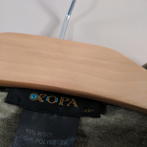 Sweater - Picture 1 of 3